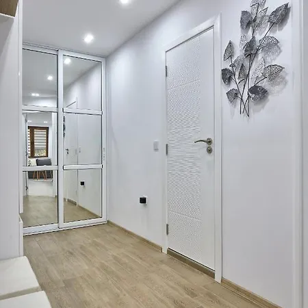 Weiss Estate By Estateautomata 아파트