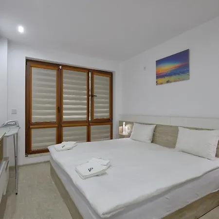 Daire Weiss Estate By Estateautomata *